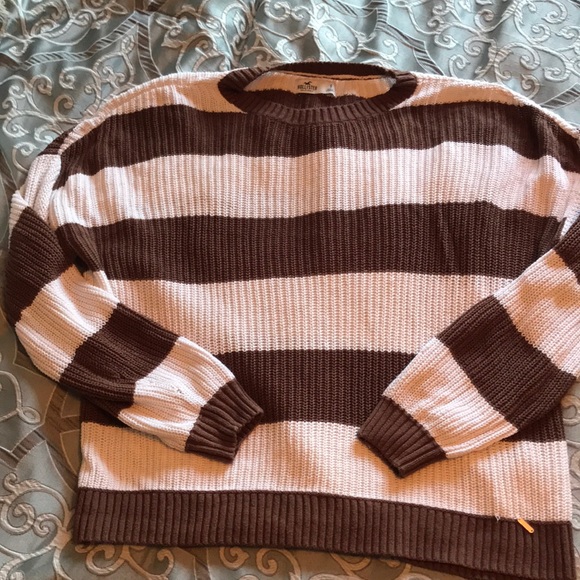 Hollister sweater size small - Picture 4 of 10